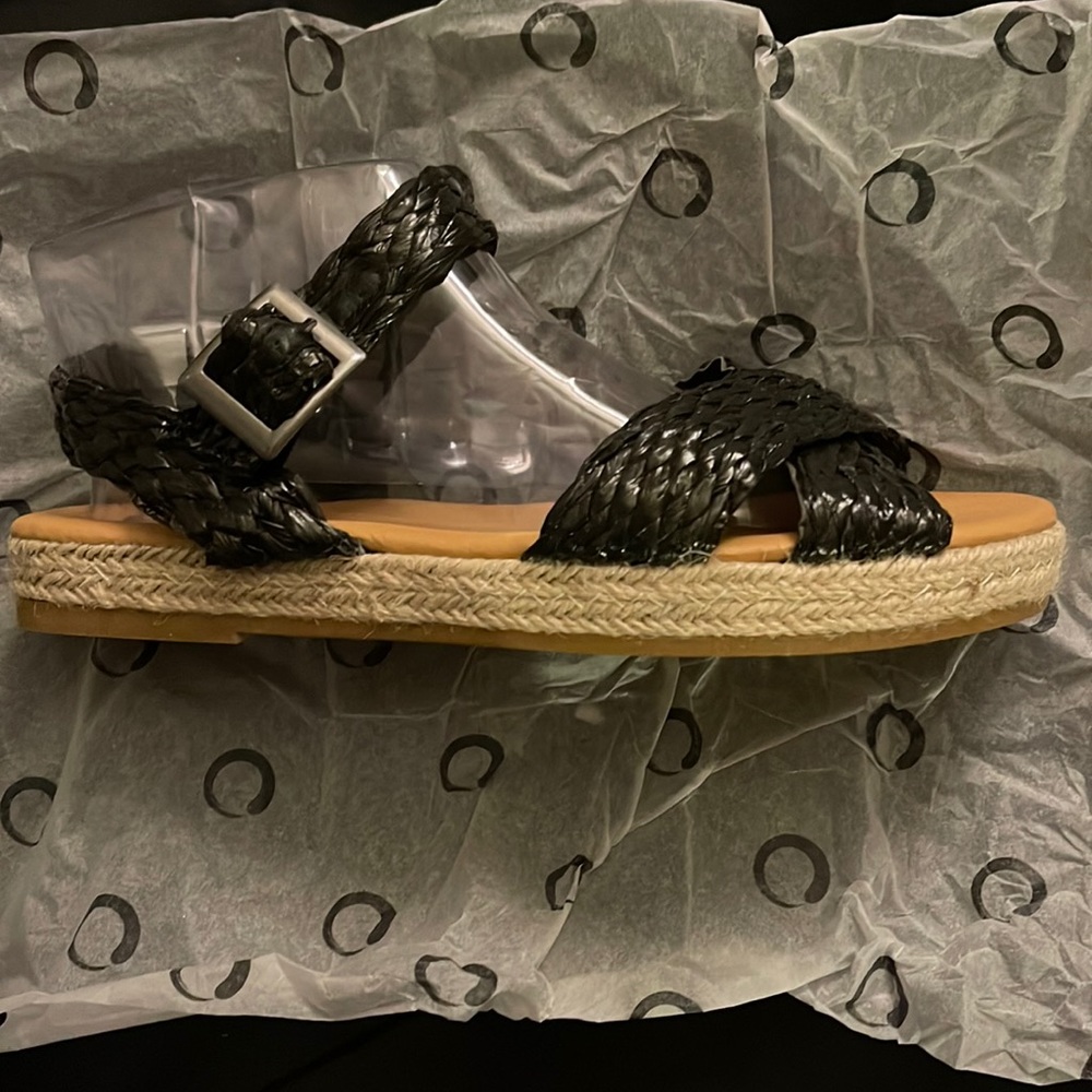 Journee sandals